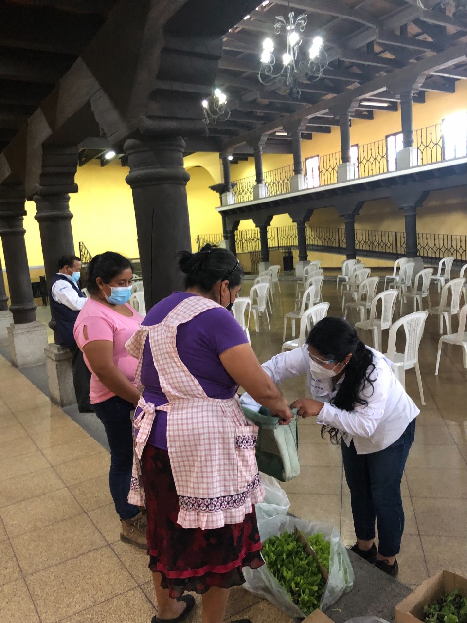 women in a market 