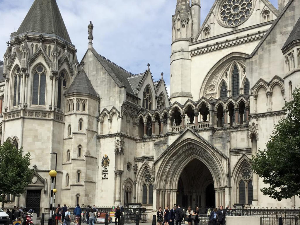 court building that looks like a cathedral