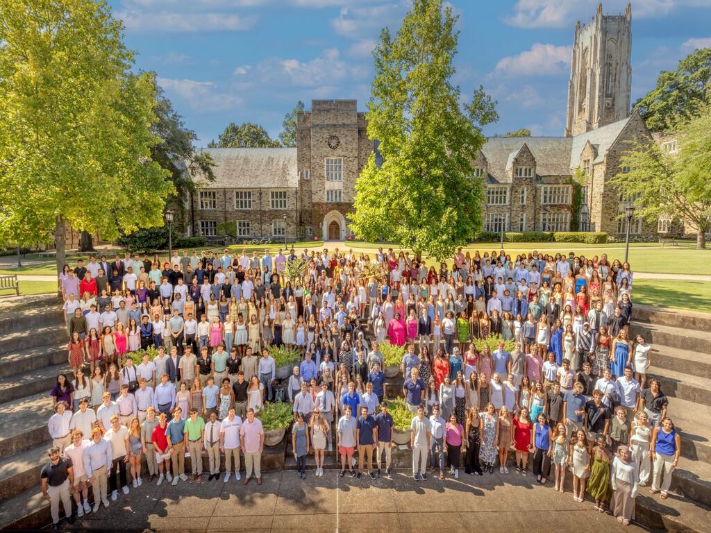 group photo of Rhodes College incoming class