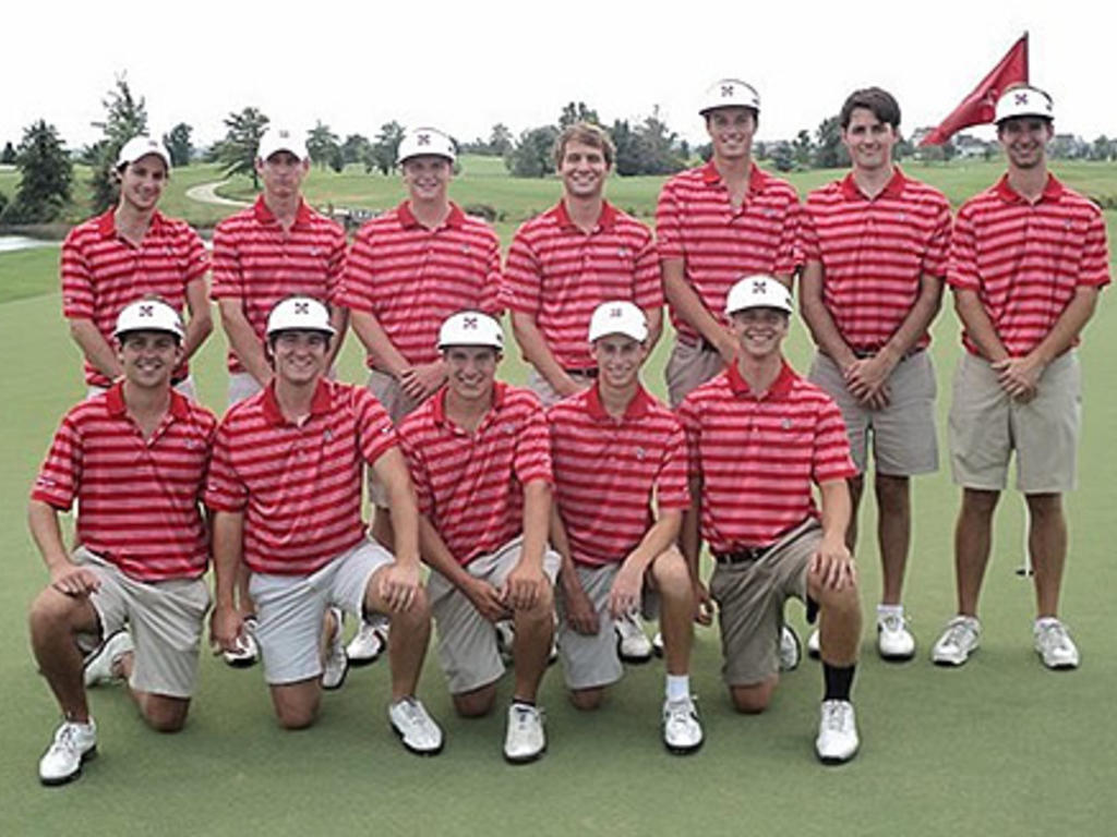 Photo of 2013-2014 Rhodes College Men's Golf team.